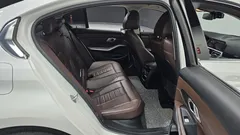 2022 BMW 3-Series 320d Luxury, белый — фото 11