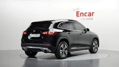 2021 Mercedes-Benz GLA-Class GLA220, чёрный — фото 2