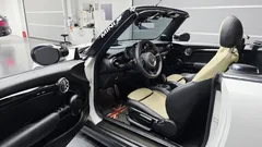 2024 Mini Cooper Convertible Resolute Edition, белый — фото 10
