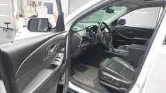 2021 ChevroletGMDaewoo Traverse 3.6 AWD Redline, белый — фото 10