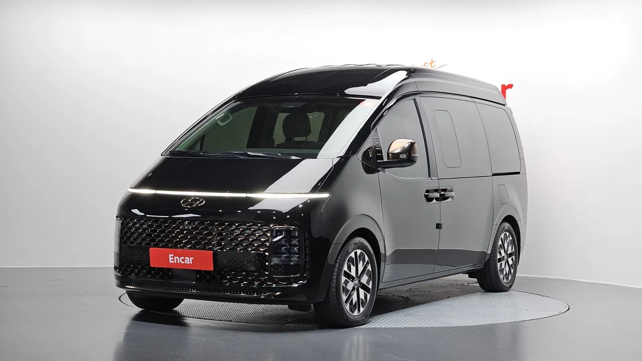2022 Hyundai Staria 4WD Lounge 7-Seater
