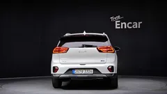 2022 Kia Niro 1.6 HEV, белый — фото 4