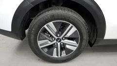 2022 Kia Niro 1.6 HEV, белый — фото 5