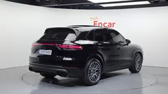 2023 Porsche Cayenne 3.0 PLATINUM EDITION — фото 2