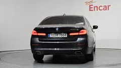 2022 BMW 5-Series 530i Luxury — фото 4