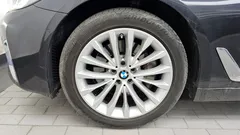 2022 BMW 5-Series 530i Luxury — фото 5