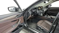 2022 BMW 5-Series 530i Luxury — фото 10