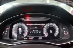 2023 Audi Q8 55 TFSI Quattro Premium, белый — фото 8