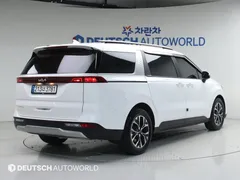 2023 Kia Carnival Diesel 9-Seater Prestige — фото 2