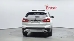 2022 BMW X1 xDrive 20i xLine — фото 4