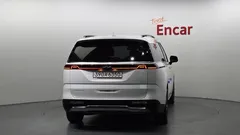 2022 Kia Carnival Diesel 9-Seater Noblesse — фото 4