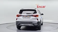 2023 Kia Seltos Gasoline 1.6 Turbo 2WD, белый — фото 4