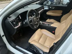 2023 Volvo V60 B5 Ultimate AWD — фото 6