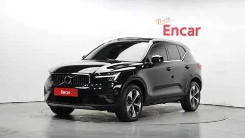 2023 Volvo XC40 B4 Ultimate Bright