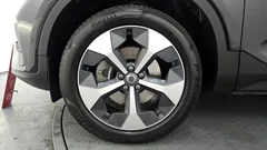 2023 Volvo XC40 B4 Ultimate Bright, чёрный — фото 5