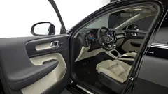 2023 Volvo XC40 B4 Ultimate Bright, чёрный — фото 11
