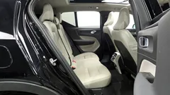 2023 Volvo XC40 B4 Ultimate Bright, чёрный — фото 12