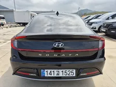 2022 Hyundai Sonata Premium Plus — фото 3