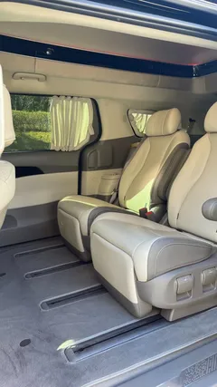 2023 Kia Carnival Gasoline 7-Seater Hi-Limousine — фото 9