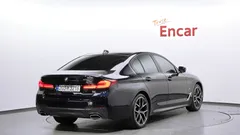 2022 BMW 5-Series 530i M Sport Package — фото 2