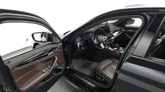 2022 BMW 5-Series 530i M Sport Package — фото 10