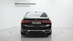 2022 BMW 7-Series 740Li xDrive Design Pure Excellence, чёрный — фото 4