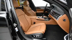 2022 BMW 7-Series 740Li xDrive Design Pure Excellence, чёрный — фото 10