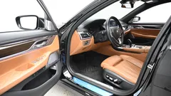 2022 BMW 7-Series 740Li xDrive Design Pure Excellence, чёрный — фото 15