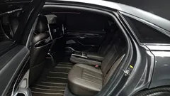 2021 Audi A8 55 TFSI Quattro LWB, серый — фото 12