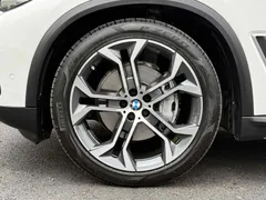 2022 BMW X5 xDrive 30d xLine, белый — фото 20