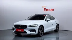 2021 Volvo S60 B5 Inscription, белый — фото 1