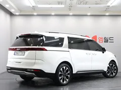 2022 Kia Carnival Diesel 9-Seater Noblesse — фото 3