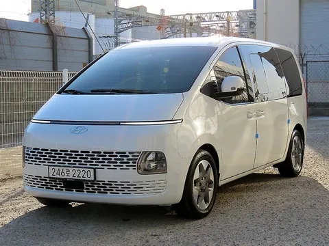 2023 Hyundai Staria 4WD Tourer 9-Seater