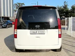2023 Hyundai Staria 4WD Tourer 9-Seater — фото 4