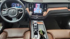 2024 Volvo XC60 B6 Ultimate Bright — фото 8