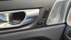 2024 Volvo XC60 B6 Ultimate Bright — фото 20