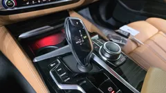 2022 BMW 5-Series 520i M Sport — фото 9