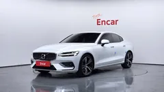 2021 Volvo S60 B5 Inscription, белый — фото 1