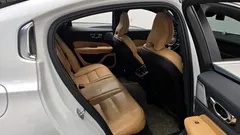 2021 Volvo S60 B5 Inscription, белый — фото 11