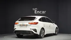 2022 Kia K3 1.6 Turbo GT 5Door — фото 2