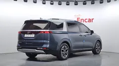 2023 Kia Carnival Diesel 9-Seater Prestige — фото 2