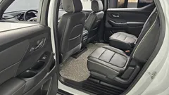 2023 ChevroletGMDaewoo Traverse 3.6 AWD Redline, белый — фото 15