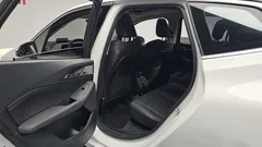 2023 BMW 2-Series 220i Luxury, белый — фото 11