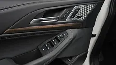 2023 BMW 2-Series 220i Luxury, белый — фото 19