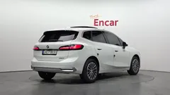 2023 BMW 2-Series 220i Luxury, белый — фото 2