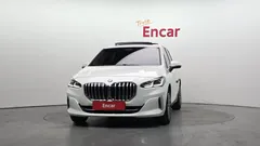 2023 BMW 2-Series 220i Luxury, белый — фото 3