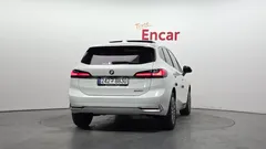 2023 BMW 2-Series 220i Luxury, белый — фото 4