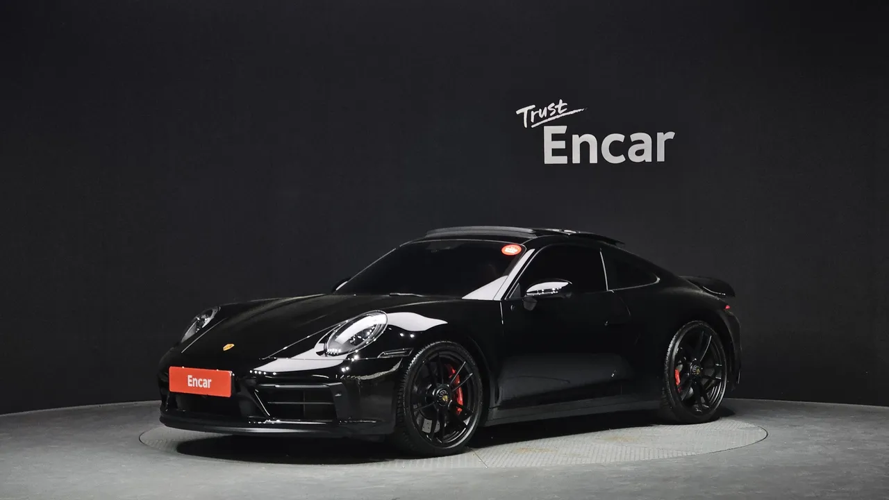 2023 Porsche 911 Carrera 4 GTS