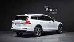 2021 Volvo V60 B5 Pro AWD, белый — фото 2