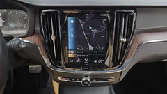 2021 Volvo V60 B5 Pro AWD, белый — фото 14